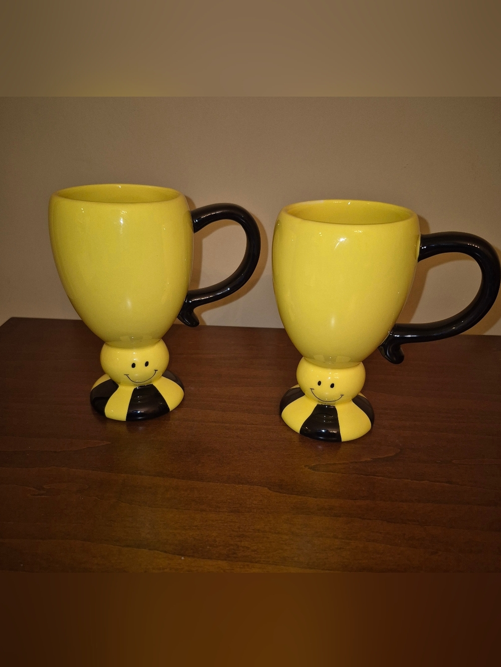 Vintage Set Of 2- Smiley Face Pedestal Mugs